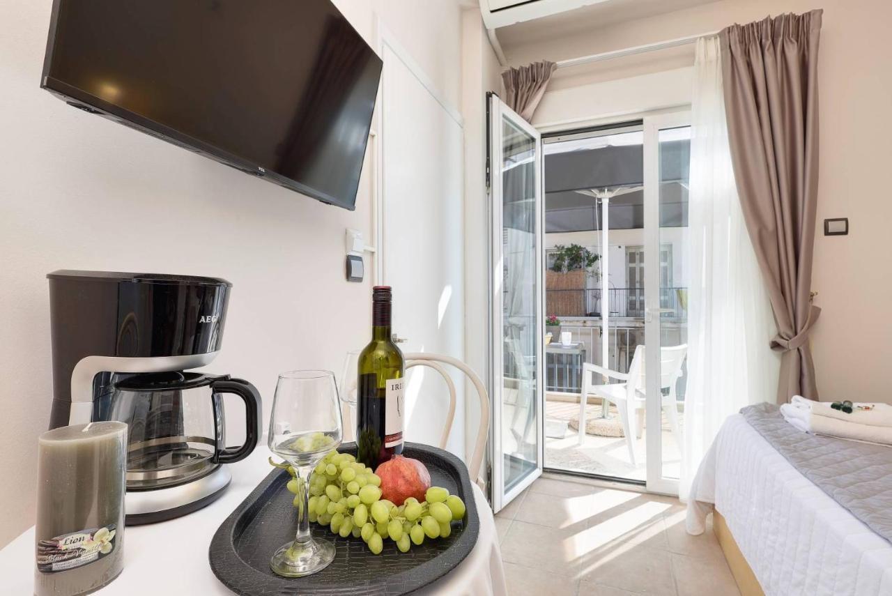 Silver Athens Double Room With Balcony Exterior photo